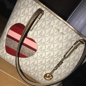 Michael Kors Tote bag with heart design